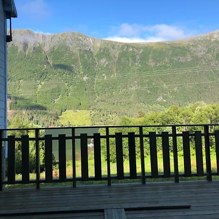 Tustna - Djupvika