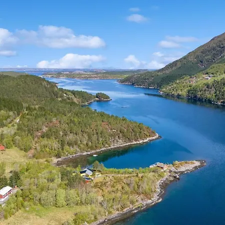 Tustna - Djupvika