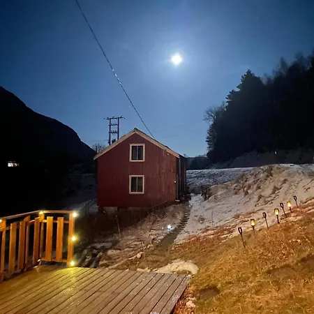 Tustna - Djupvika